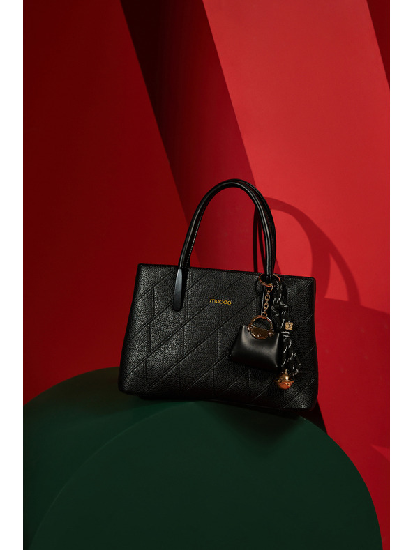 Moodo Crna torba s privjeskom Moodo