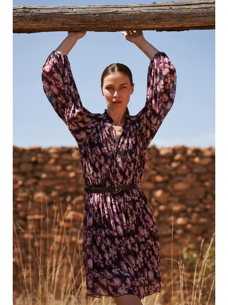 Moodo Plisirane haljine s pojasom smeđe Moodo