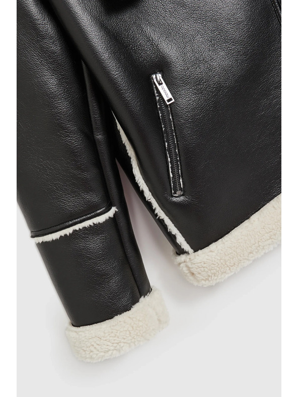 Moodo Crna jakna s krznom na ovratniku Moodo