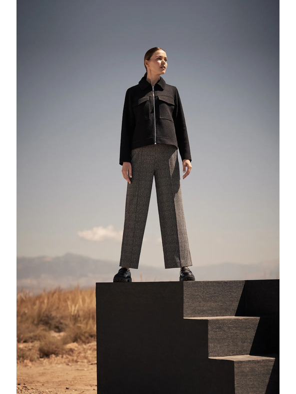 Moodo Sive hlače ravnih nogavica u karirastom uzorku Moodo