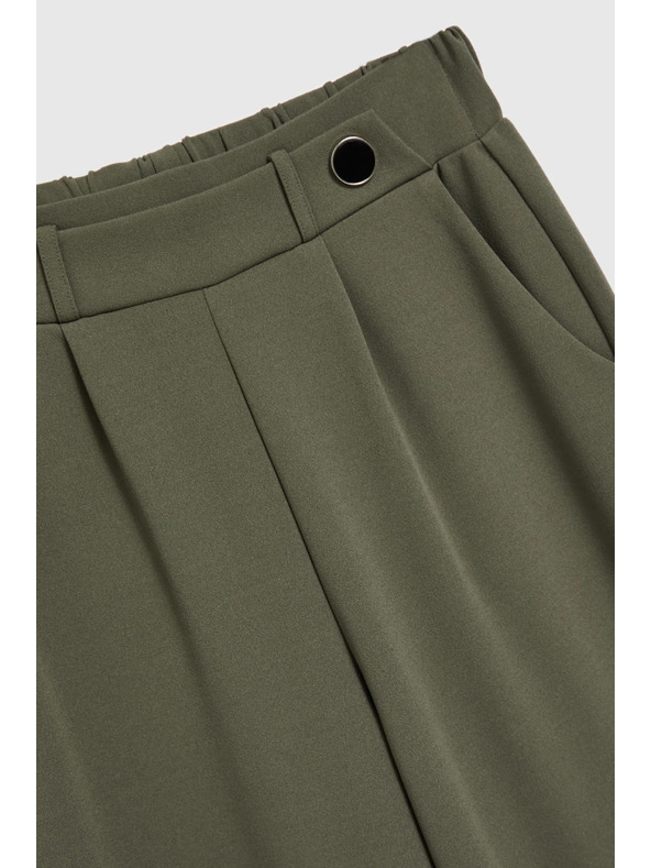 Moodo Maslinaste hlače širokih nogavica s gumbima Moodo