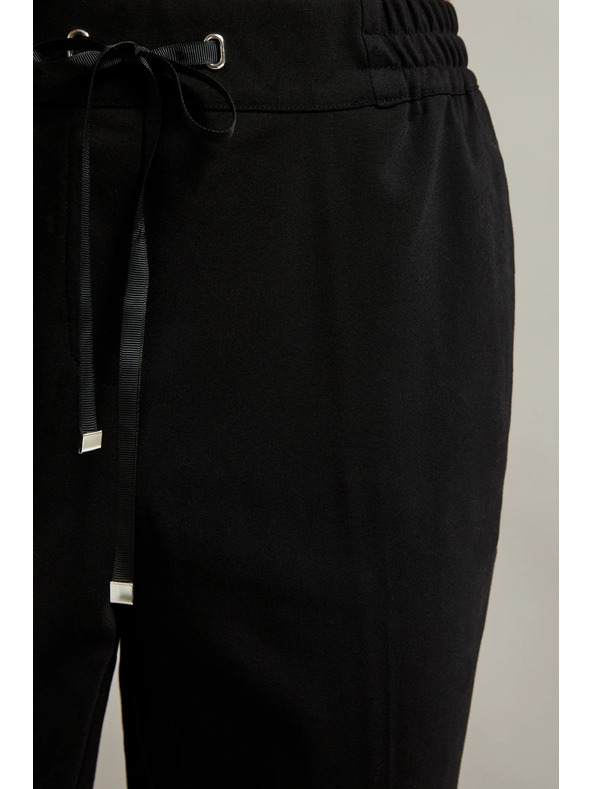 Moodo Crne hlače ravnih nogavica s pojasom Moodo