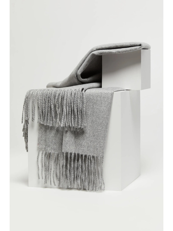 Moodo Glatki svijetlosivi šal s resicama Moodo