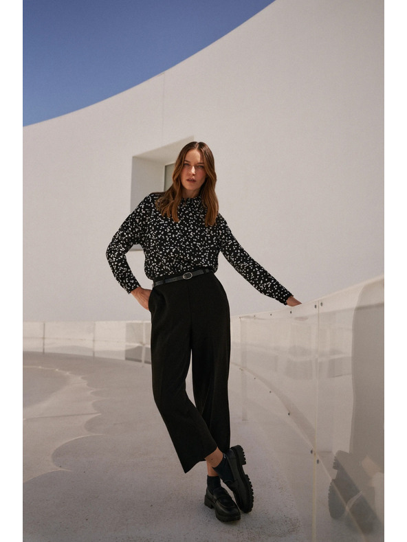 Moodo Crna košulja s uzorkom i ovratnikom Moodo