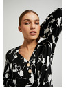 Moodo Crna košulja s cvjetnim printom Moodo