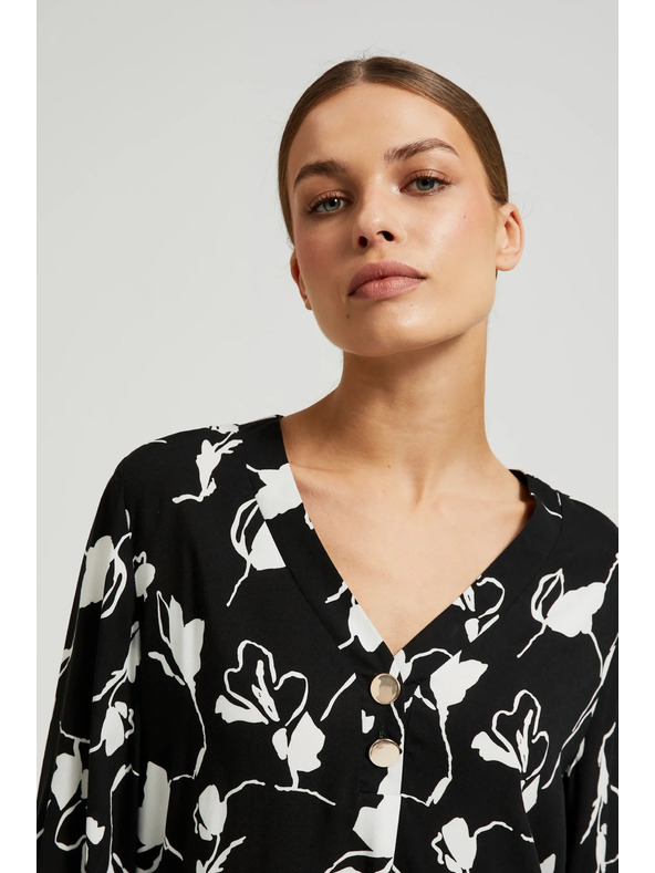 Moodo Crna košulja s cvjetnim printom Moodo