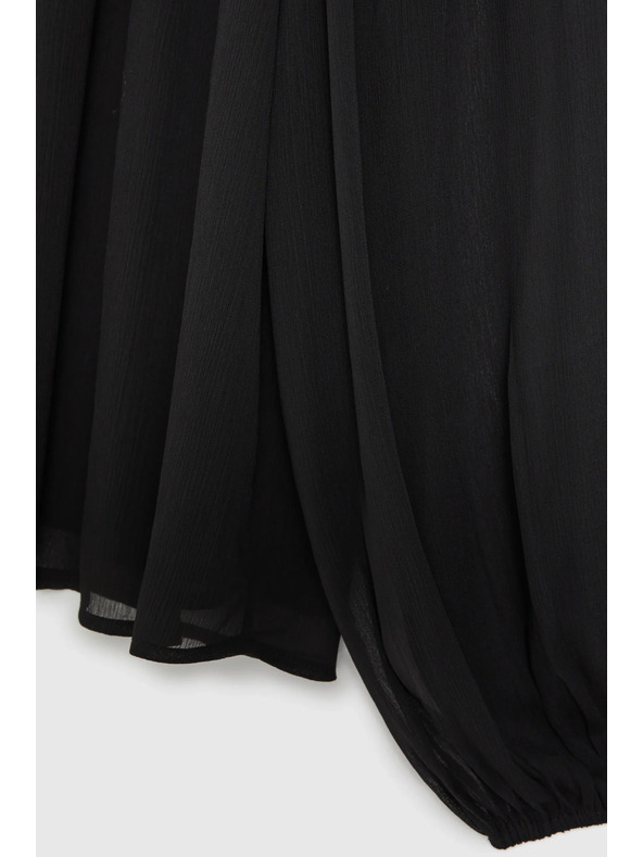 Moodo Crna košulja s dekorativnim izrezom Moodo