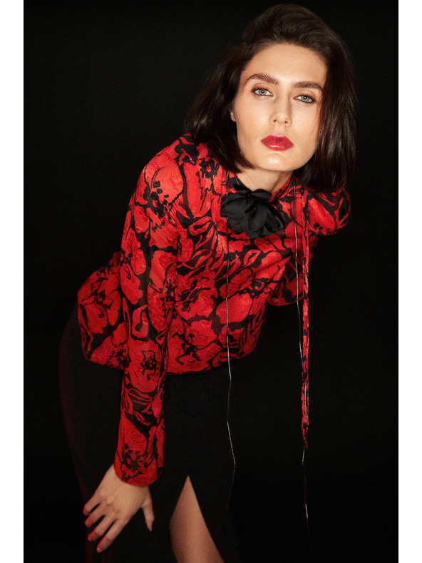 Moodo Crna košulja Moodo s cvjetnim uzorkom i širokim rukavima