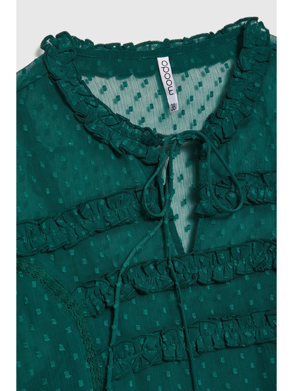 Moodo Zelena košulja s volanima i vezom na izrezu Moodo