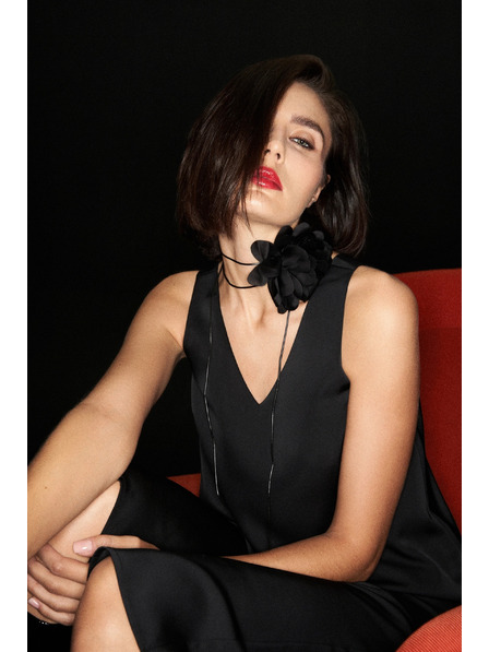 Moodo Glatka košulja s V-izrezom crna Moodo