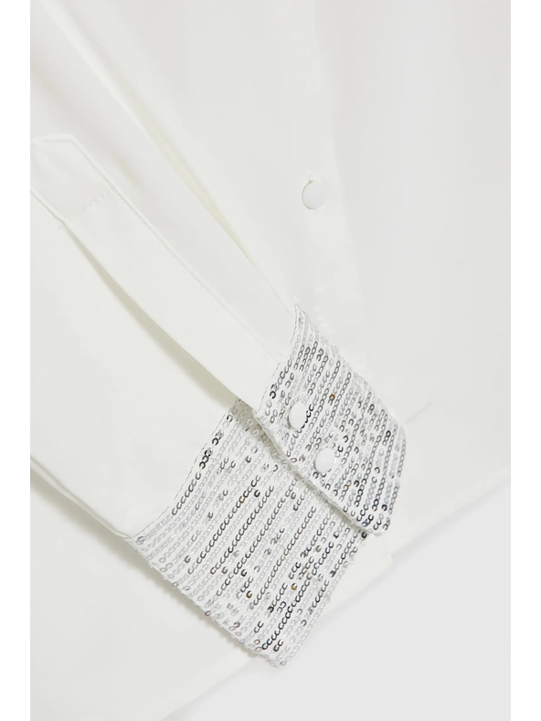 Moodo Bijela košulja s šljokicama na manžetama Moodo