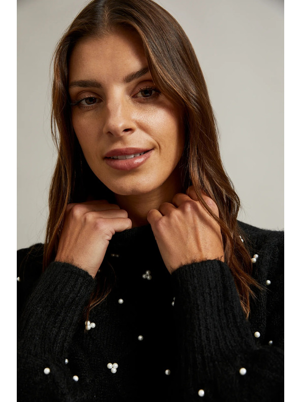 Moodo Crni džemper ukrašen perlicama Moodo