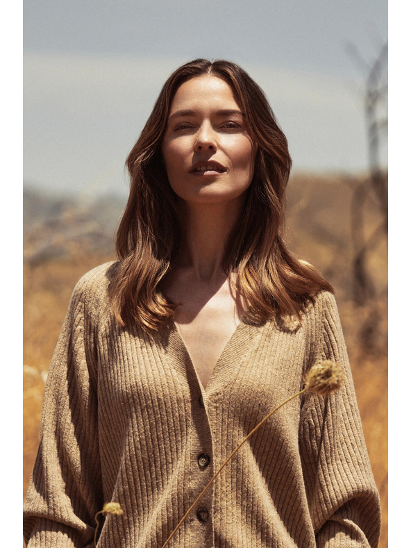 Moodo Bež kardigan s gumbima i napuhnutim rukavima Moodo