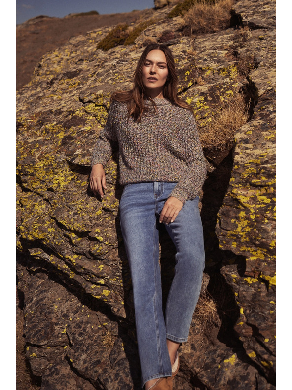 Moodo Džemper ukrašen šarenom niti sive boje Moodo