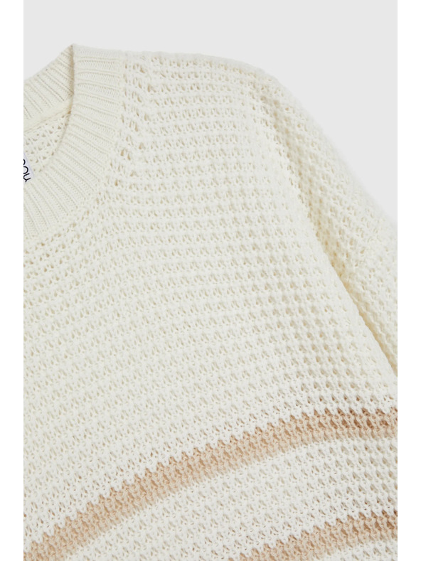 Moodo Bež džemper s prugama i okruglim izrezom Moodo