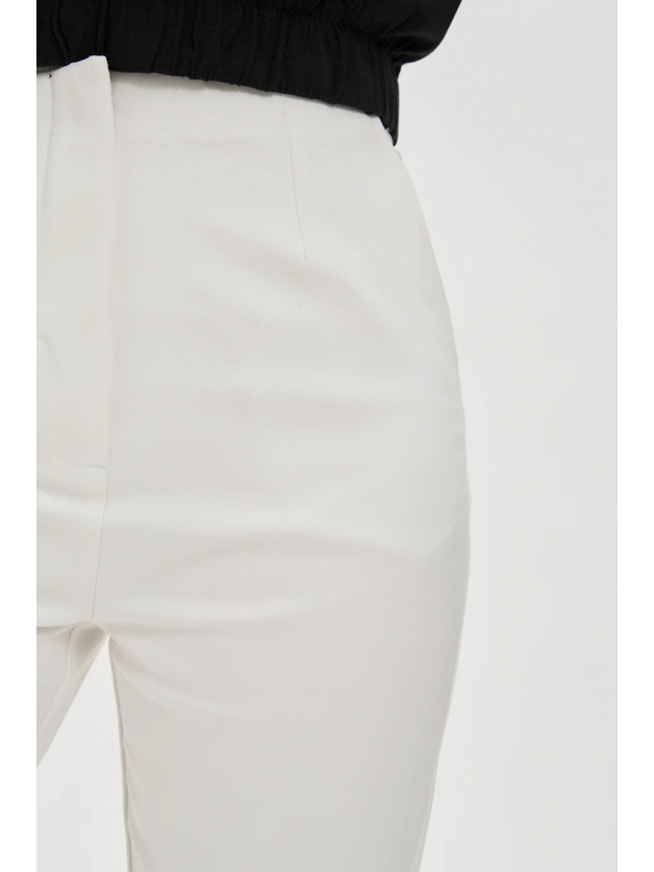 Moodo Bijele riblje hlače Moodo