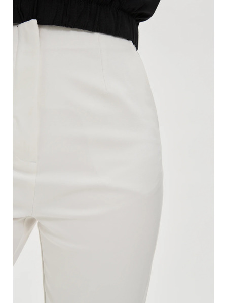 Moodo Bijele riblje hlače Moodo