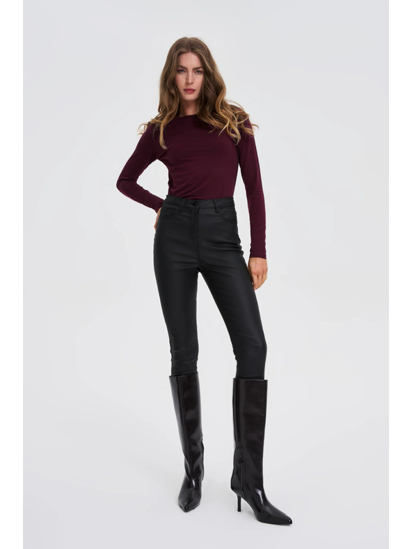 Moodo Prilegajuća bluza s dugim rukavima vinska Moodo