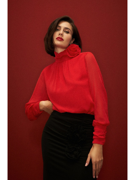 Moodo Elegantna košulja s dekorativnom ružom crvena Moodo