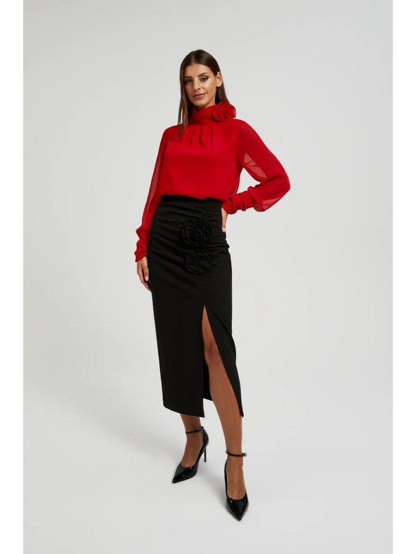 Moodo Elegantna košulja s dekorativnom ružom crvena Moodo