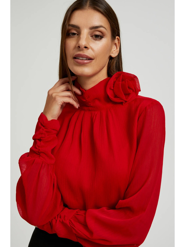 Moodo Elegantna košulja s dekorativnom ružom crvena Moodo