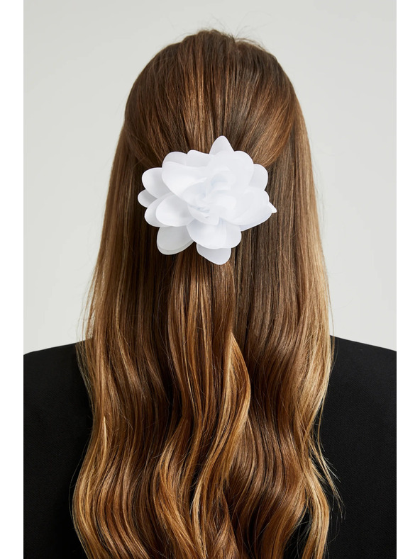 Moodo Broš s materijalnim cvijetom bijela Moodo