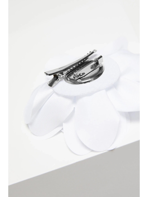 Moodo Broš s materijalnim cvijetom bijela Moodo