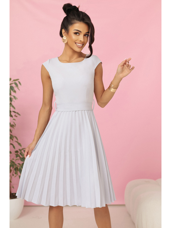 numoco LILA Naborane haljine s kratkim rukavom i pojasom - sive