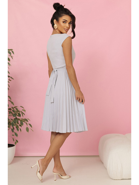 numoco LILA Naborane haljine s kratkim rukavom i pojasom - sive