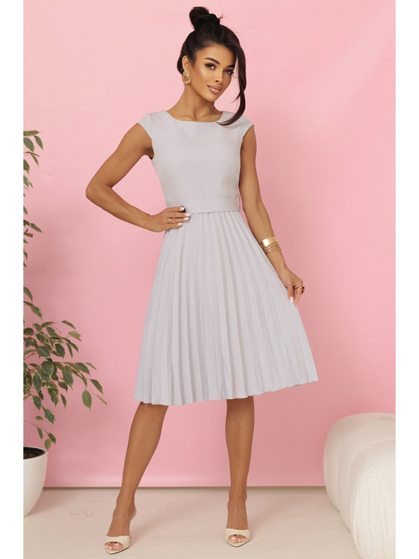 numoco LILA Naborane haljine s kratkim rukavom i pojasom - sive