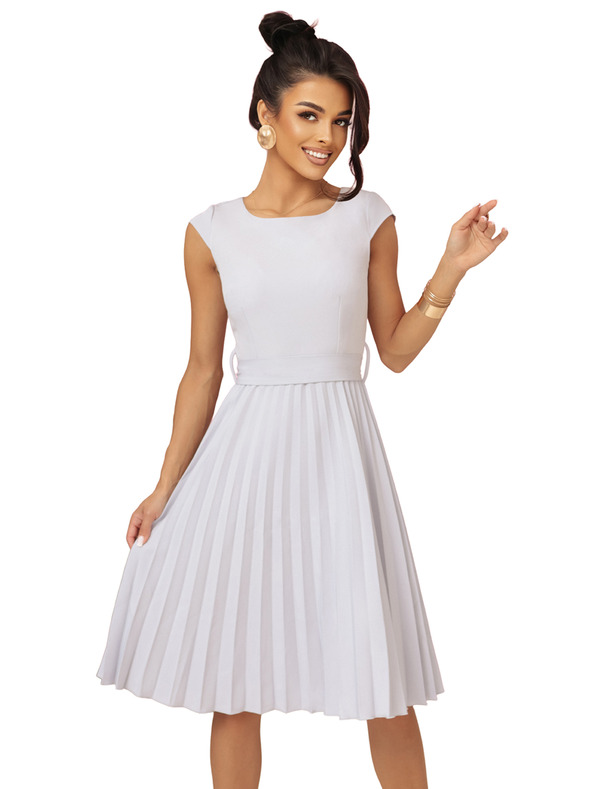 numoco LILA Naborane haljine s kratkim rukavom i pojasom - sive