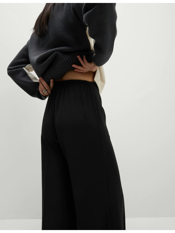 Marks & Spencer Marks & Spencer široke krep hlače s elastičnim strukom crne