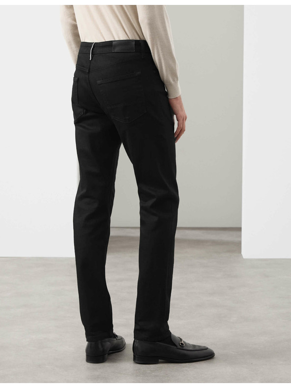 Marks & Spencer Rastezljive traperice u japanskom stilu, uskog kroja Marks & Spencer crna