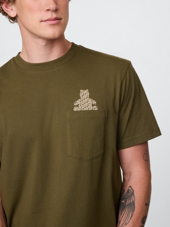 GAP Majica s džepom Brannan GAP