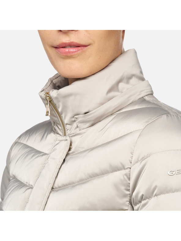 Geox Bež bunda za žene s prošivenim Geox Bettanie