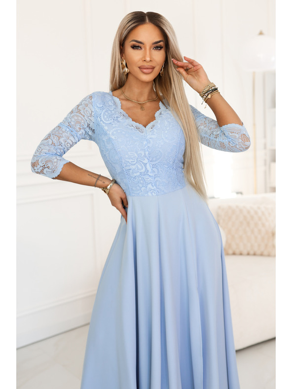 numoco AMBER Elegantna dugačka čipkasta haljina s izrezom - svijetlo plava