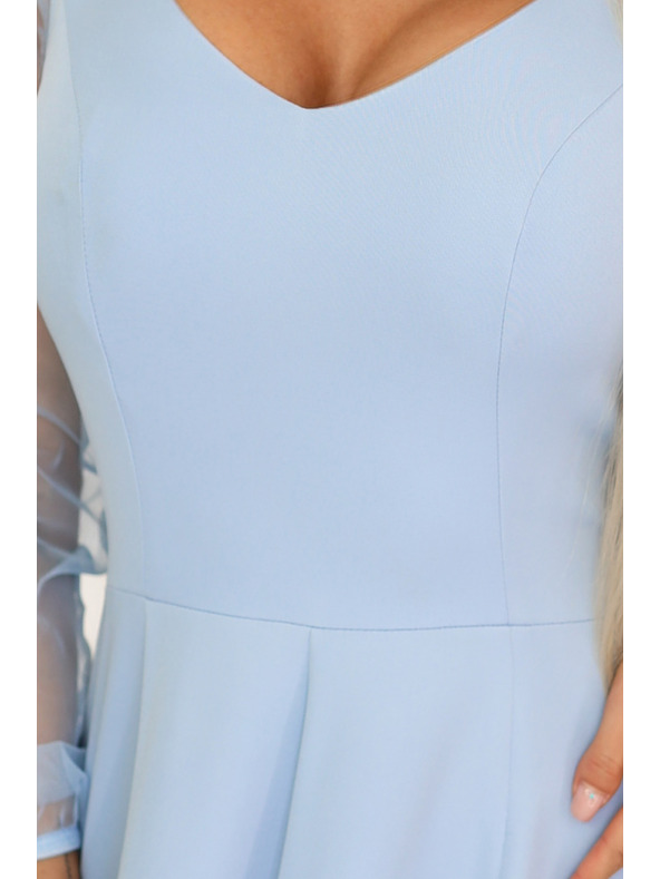 numoco LORETTA Jedinstvena dugačka haljina s til rukavima i izrezom - svijetlo plava