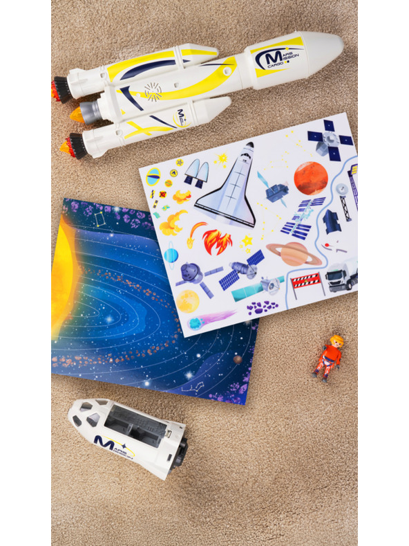 BAAGL  Čitaj i zalijepi – U SVEMIRU, knjiga sa sličicama