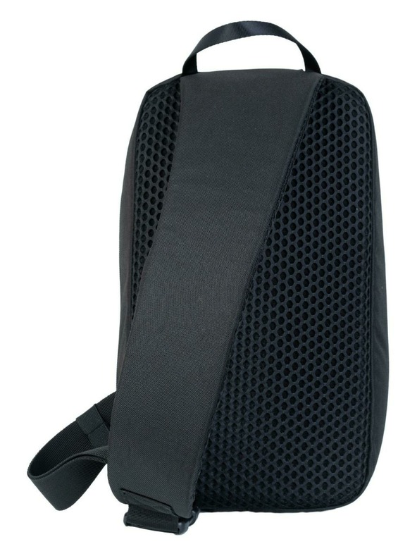 CabinZero Crni ruksak preko jednog ramena CabinZero Classic (11L)