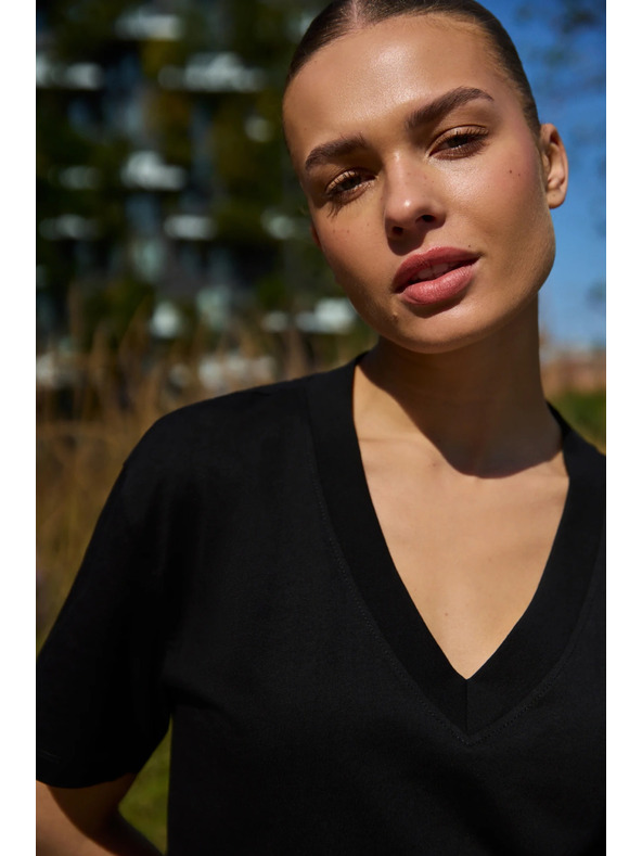 Moodo Pamučna bluza s V izrezom crna Moodo