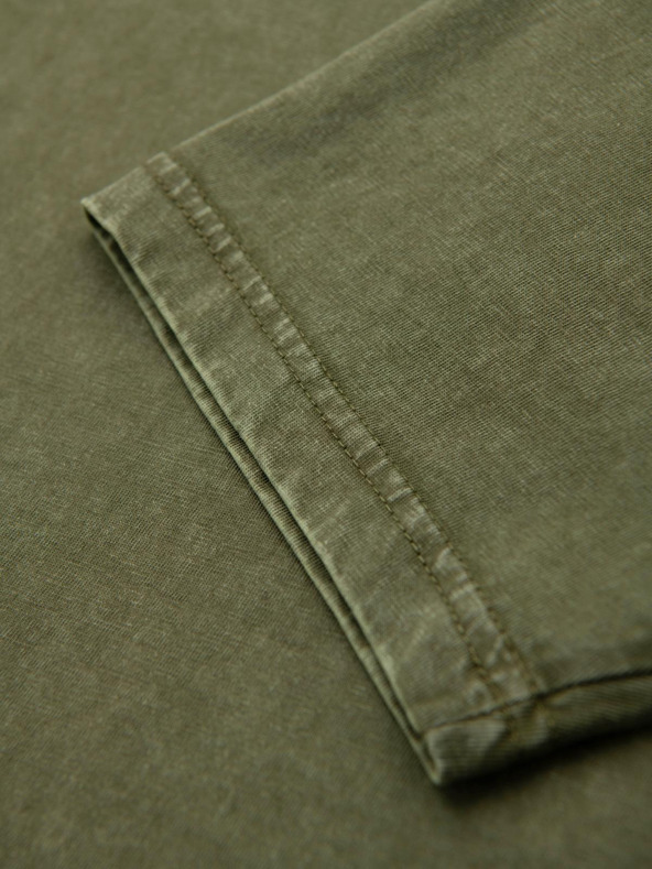 Ombre Clothing Muška majica sa efektom pranja i gumbima kod izreza - maslinasto zelena V4 OM-TSWT-0150 Ombre Clothing