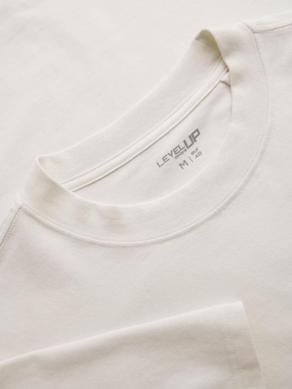 Ombre Clothing Muška pamučna majica LOOSE FIT sa okruglim izrezom - krem V2 OM-TSBC-0267 Ombre Clothing