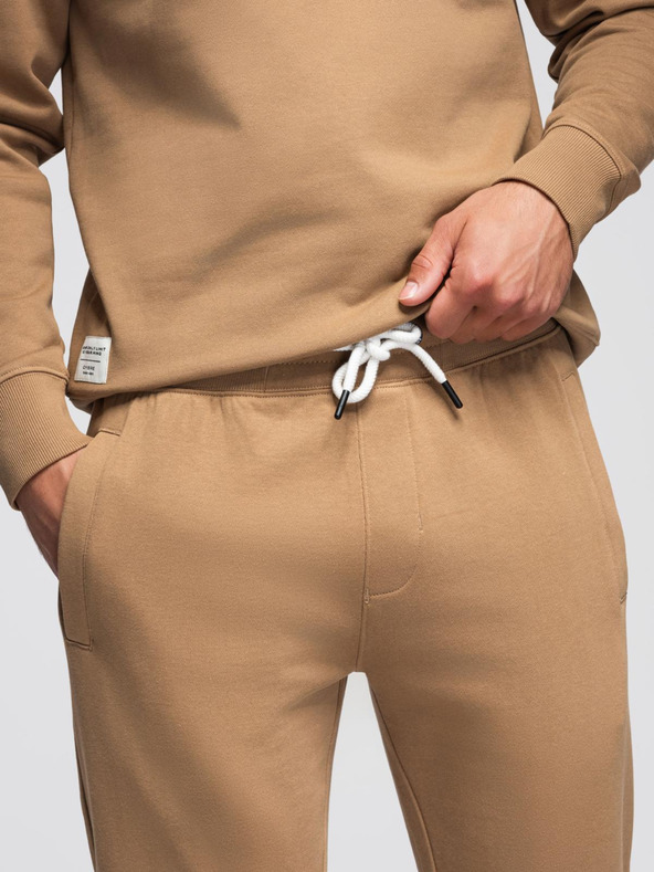 Ombre Clothing Muška trenirka mikina s okruglim izrezom + hlače regular fit - kamela V2 Z122 Ombre Clothing