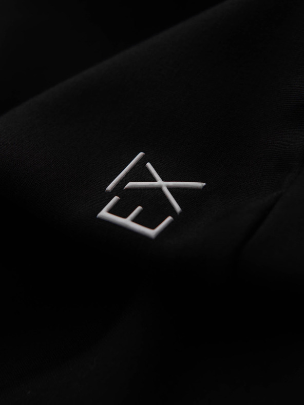 Ombre Clothing Muška majica sa visokim stojačem i kontrastnim printom - crna V1 OM-SSZP-0211 Ombre Clothing