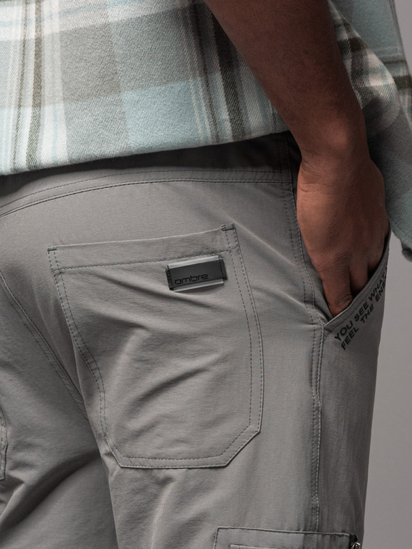 Ombre Clothing Muške jogger hlače s džepovima i printom siva Ombre odjeća