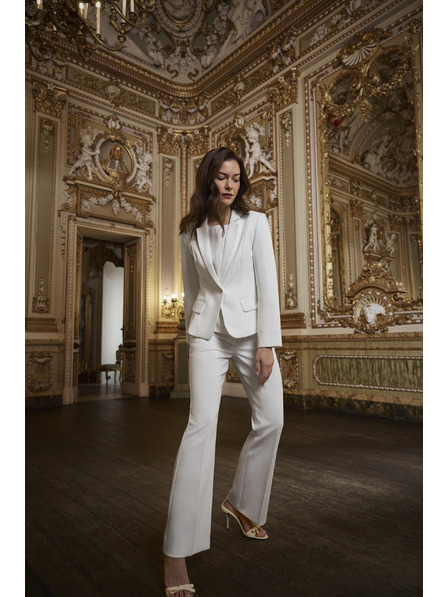 Moodo Sakо s jednim redom dugmadi bijelo Moodo