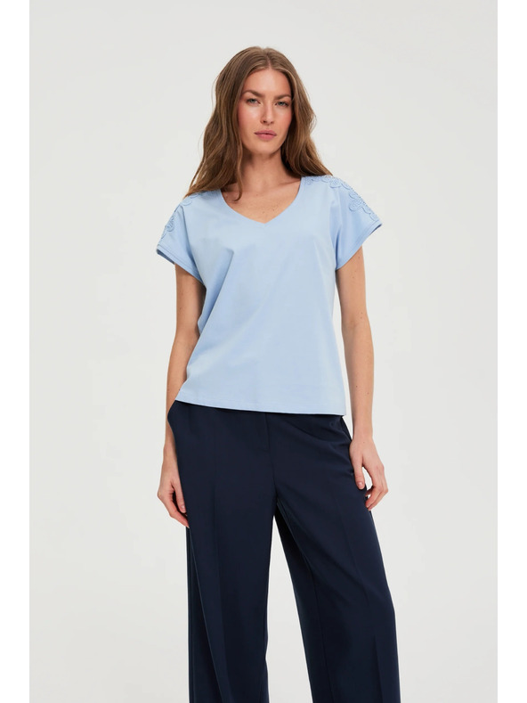 Moodo Bluza s čipkom na rukavima svetlo plava Moodo