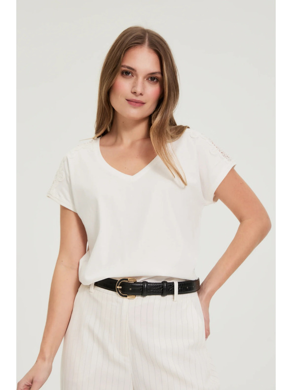 Moodo Bluza s čipkom na rukavima bijela Moodo