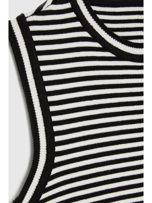 Moodo Top u prugama crno-bijeli Moodo