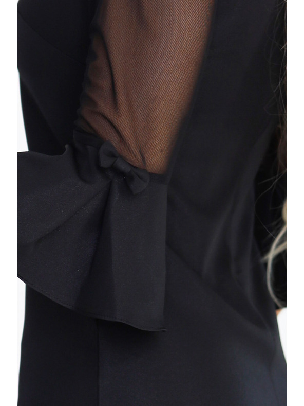 numoco Trapezoidne trblietavé šaty s tylovými rukávmi a výstrihom V - čierne